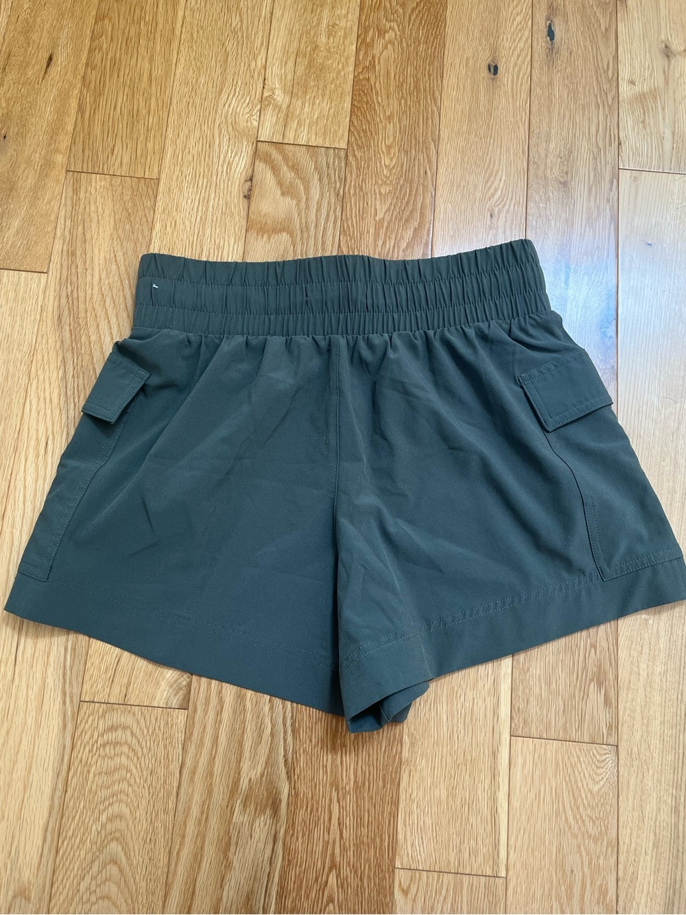 A&F Women’s Dark Green Utility Shorts - Medium Rise, 3” inseam - NWOT - Picture 2 of 6